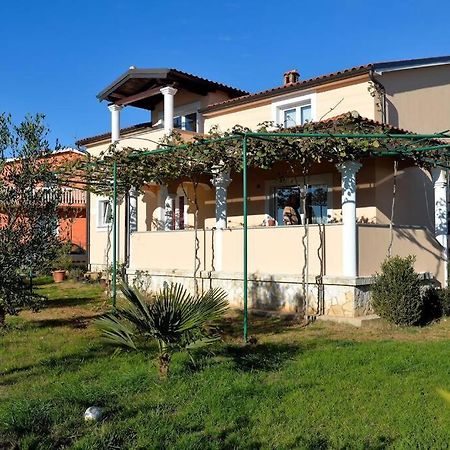 Comfortable Apartment Near Pula Marčana Esterno foto
