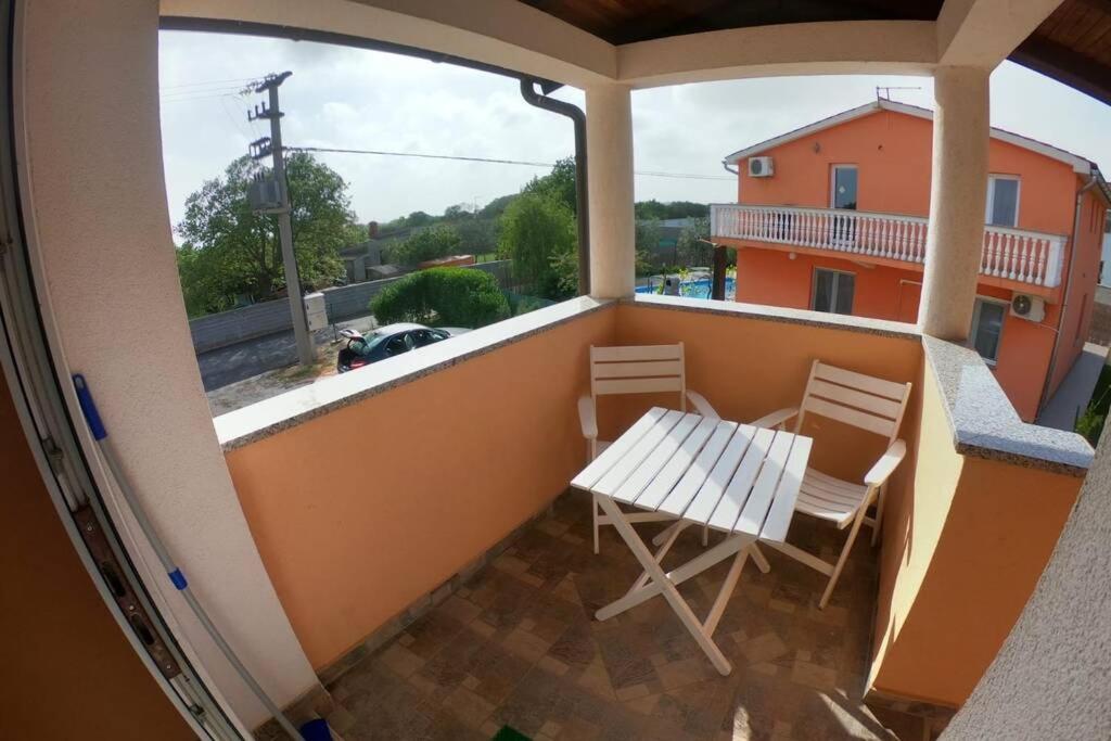 Comfortable Apartment Near Pula Marčana Esterno foto